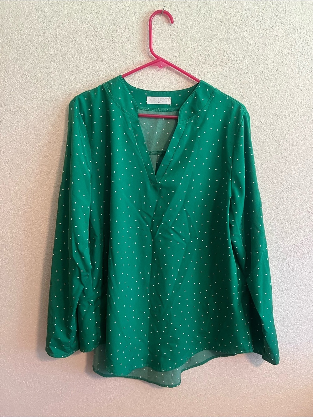 💃🏾 Women's Emerald Green Polka Dot Blouse - Lightweight Long Sleeve - Picture 6 of 8